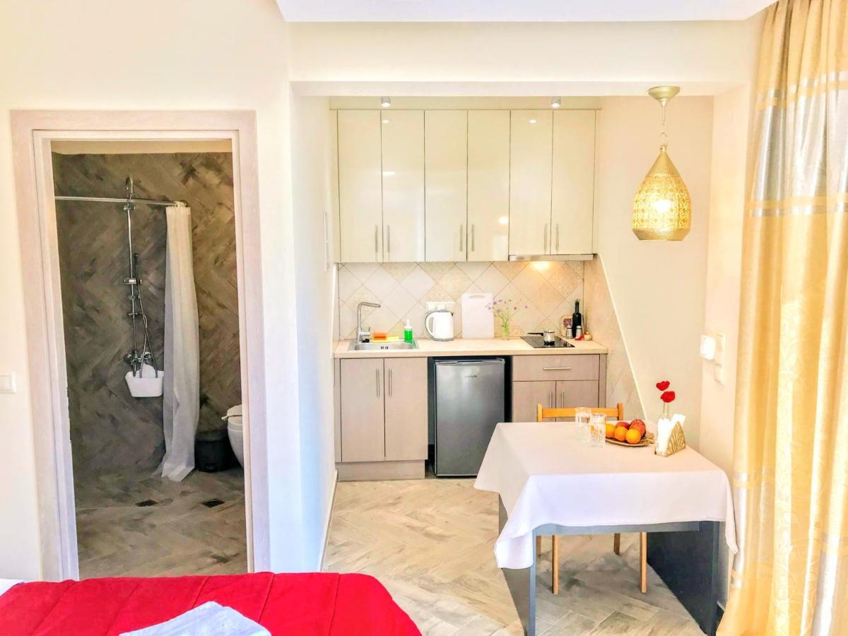 Semiramis Suites With Pool Kalamata Ngoại thất bức ảnh